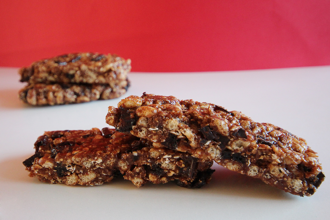 Crispy Chocolate Cherry Energy Bar Recipe - 12 Minute Athlete