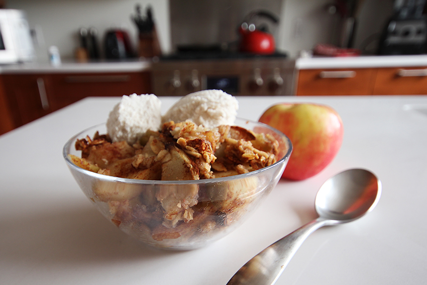 Healthy Apple Crisp Recipe - 12 Minute Athlete