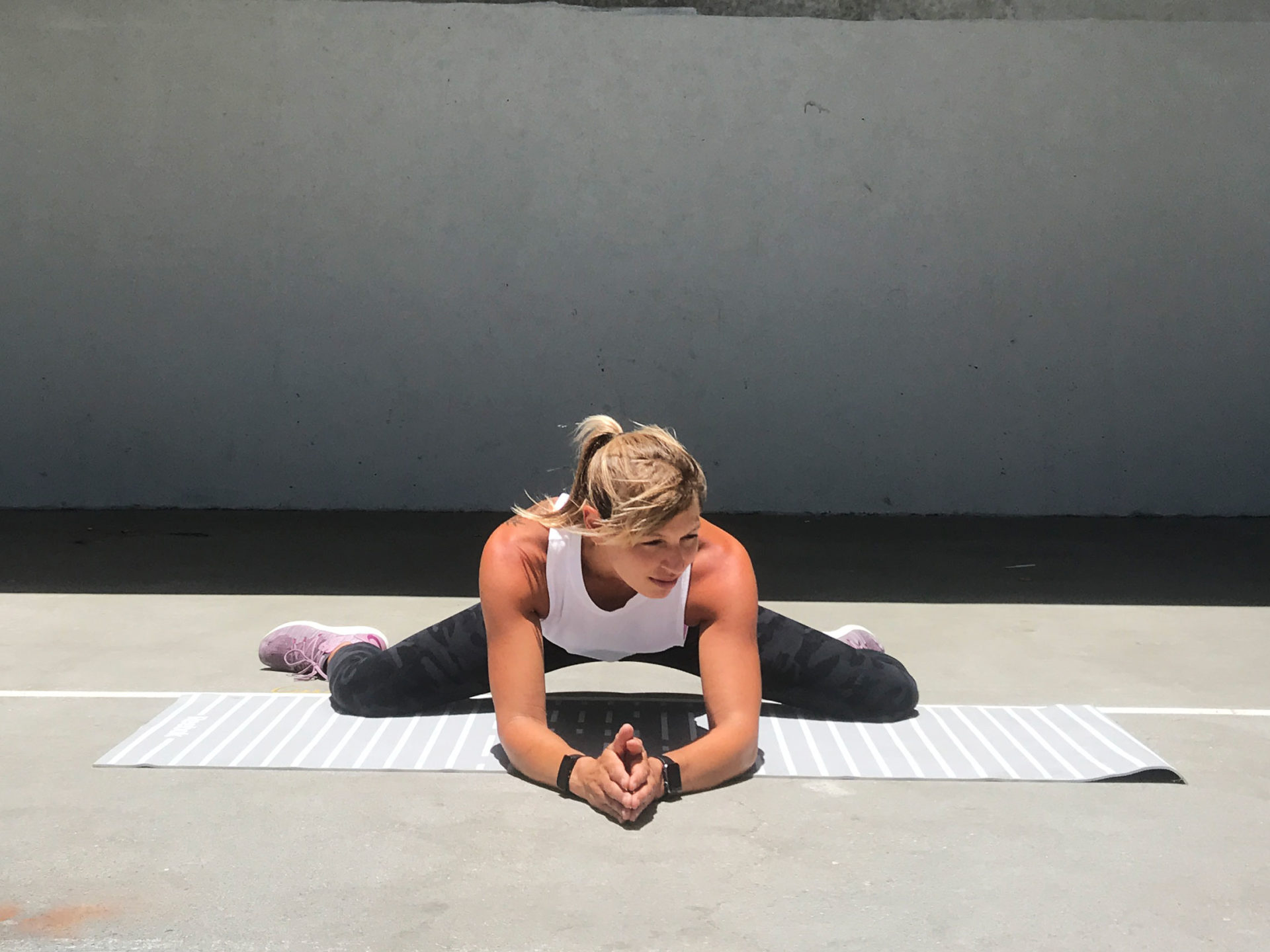 12 Minute Athlete Flexibility Challenge Week 1: Flexible Hips + Glutes