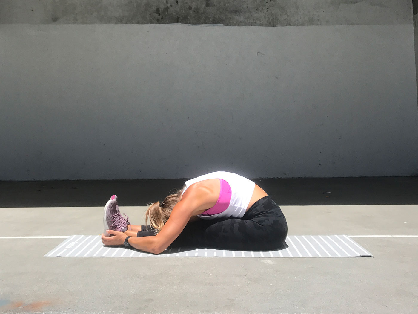 12 Minute Athlete Flexibility Challenge - Pike stretch